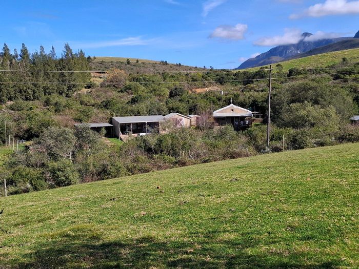 Heidelberg Rural Farm For Sale: 20.94 Ha, water access, multiple dwellings, and infrastructure.