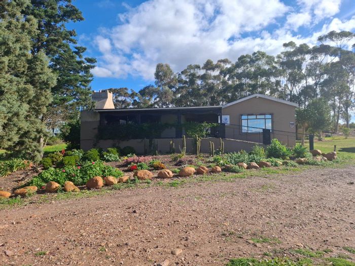 Riversdale Rural Farm For Sale: Business rights, pub/restaurant, scenic views, 3.8 Ha.