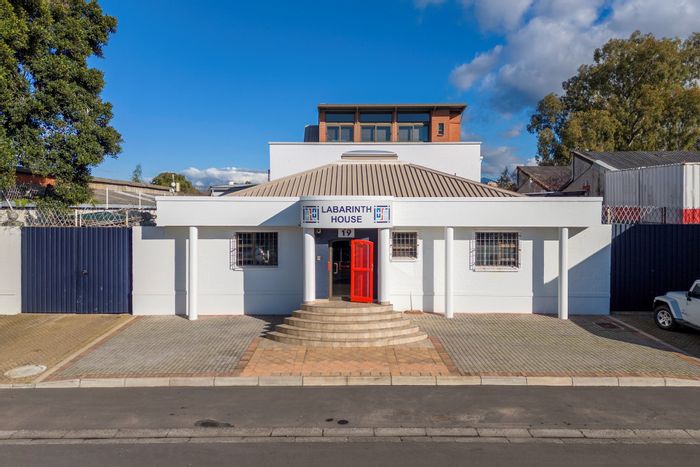 Retail Space To Rent in Charleston Hill: 300m2, furnished, all costs included.