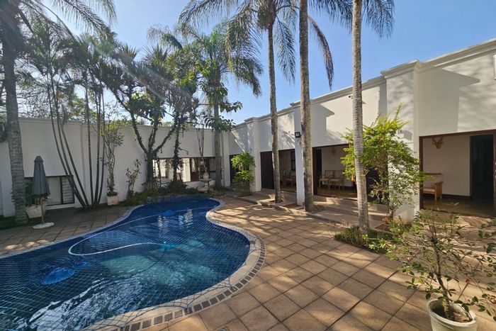 For Sale: Guest House in White River Central with pool, roof terrace, and fiber internet.