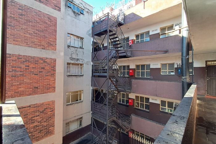 Yeoville Retail For Sale: 78 units, borehole, secure with biometric access, internet tower.