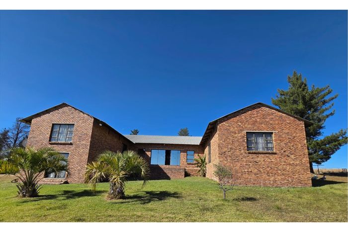 Balfour Central Lodge For Sale: 34.6 hectares with diverse amenities and activities.