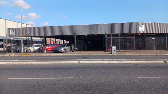 Retail Space To Rent in Goodwood Central: Showroom, Offices, High Visibility, Ample Parking.