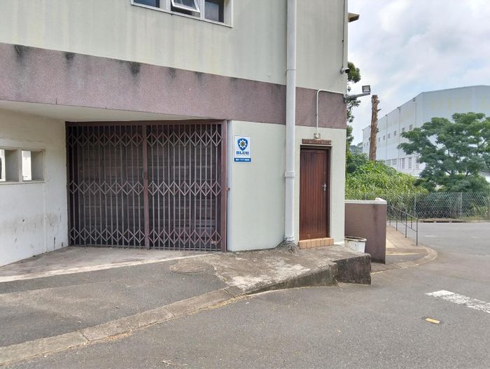 New Germany House To Rent: Spacious layout, prepaid utilities, prime location.