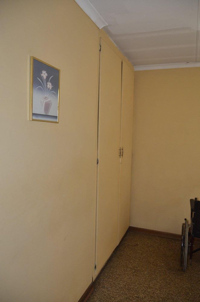 Flatlet Bedroom 3 Cupboards