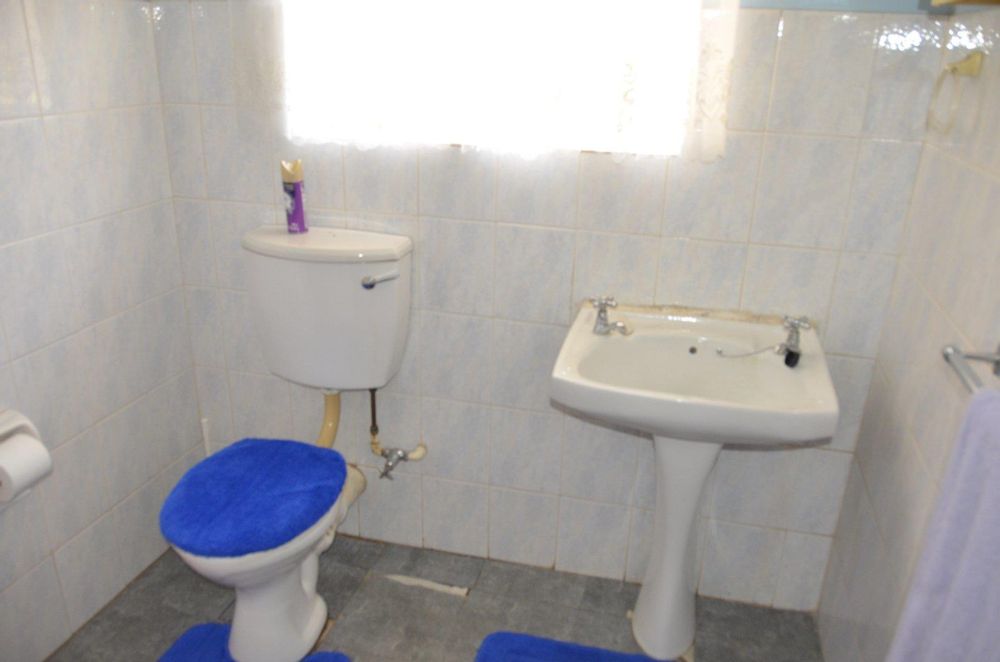 Flatlet bathroom