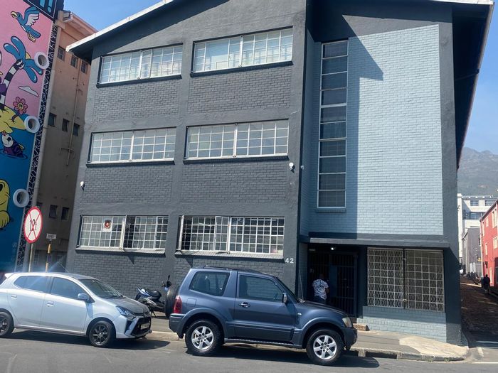 Industrial unit to rent in Woodstock, 500m² with office amenities and easy access.
