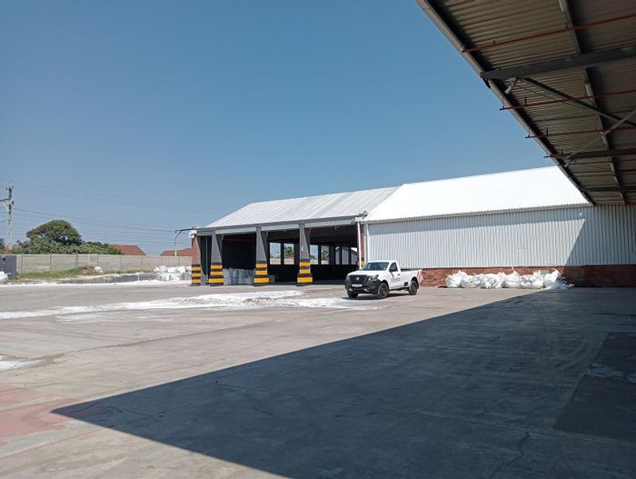 House To Rent in Prospecton Industrial: 23,000m², secure with multiple dock loaders.