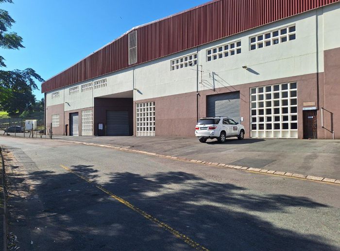 House to Rent in New Germany with office space and large roller doors.