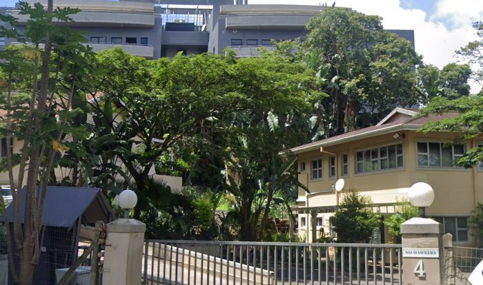 First Floor Office To Rent in Westville: 110 sqm, boardroom, kitchenette, communal area.