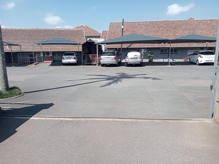 Office to Rent in Hillcrest Central: 2 offices, near shops, prepaid electricity.