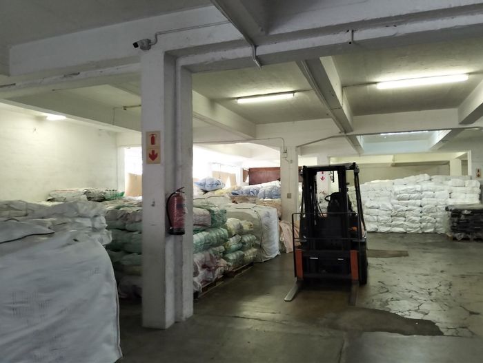 Congella House To Rent: 3 floors, 4 bathrooms, 24/7 access, main road location.