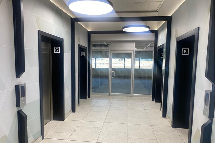 Office space to rent in Cape Town City Centre with amenities and views.