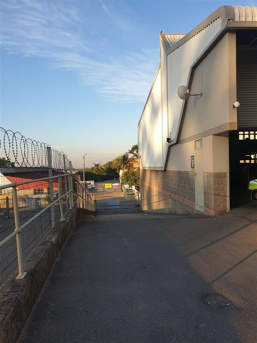 Westmead House To Rent: 3-phase power, parking, offices, security included.