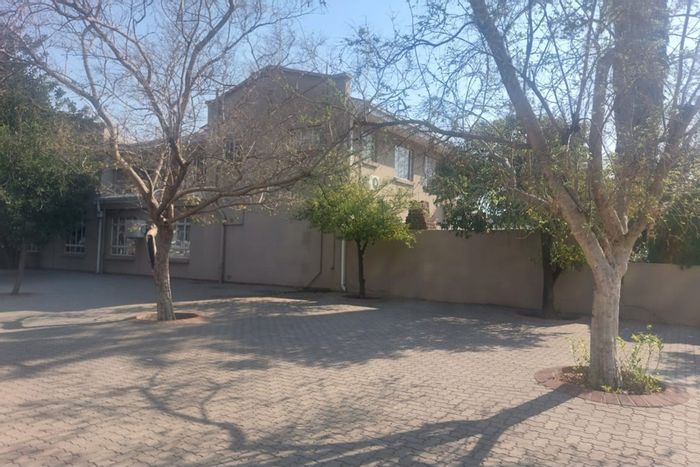 Kimberley Central Office For Sale: 14 offices, boardroom, parking, secure access.