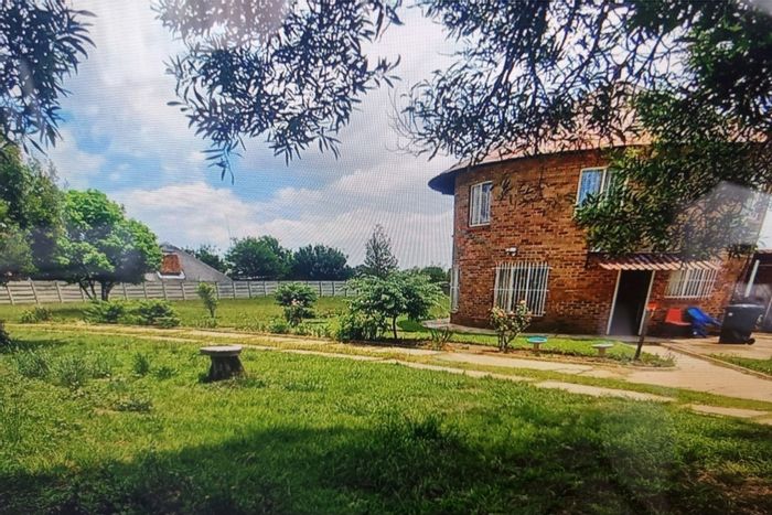 Retail property for sale in Vischuil with two houses and event venue.