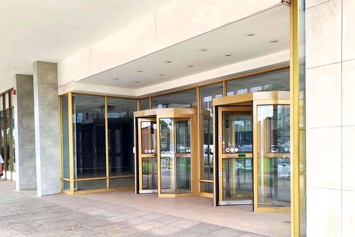 Retail space to rent in Vanderbijlpark Central with office, lift, and storage.