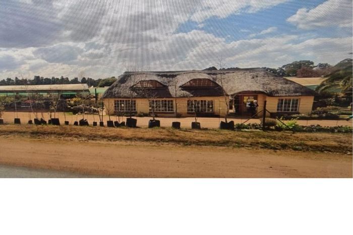 Retail property in Vlakfontein for sale: ample space, versatile zoning, investment potential.