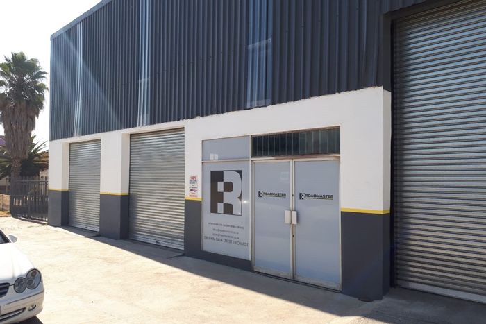 For Sale: Trichardt House with spacious yard, parking, and rental income potential.