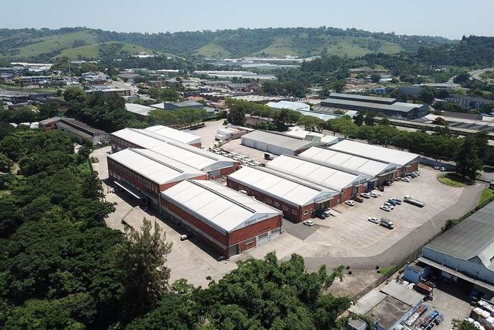 New Germany House To Rent: Spacious layout, ample parking, and office facilities.