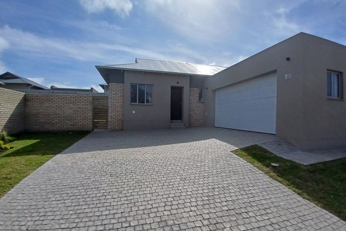 House For Sale in Mooikloof Country Estate: 3 beds, patio, secure living.