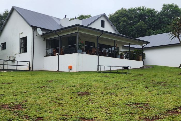 For Sale: House in Doornhoek with pool, office, solar power, and security features.