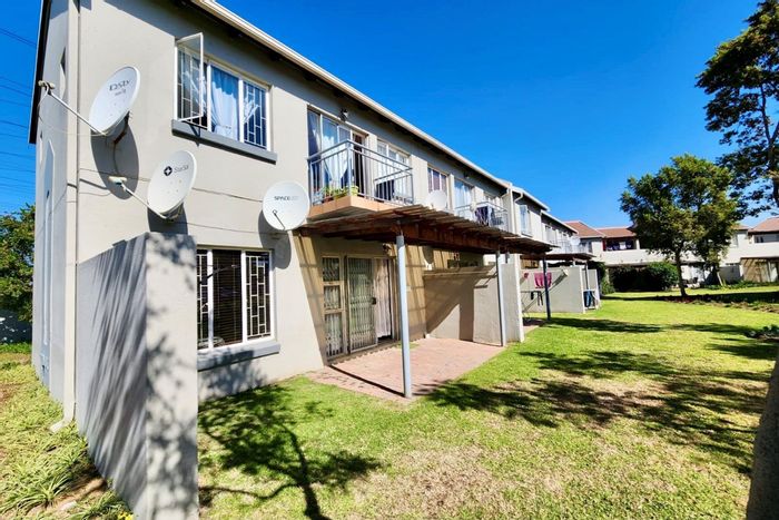 1 Bedroom Apartment For Sale in Greenstone Hill with clubhouse, pool, and security.