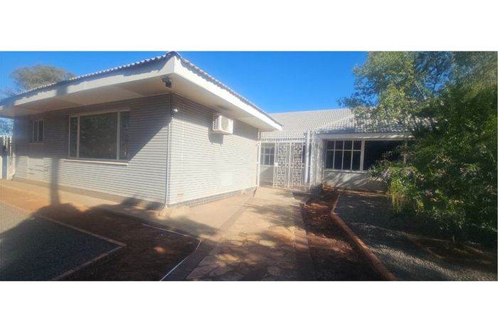 For Sale: Versatile 9-Bedroom House in Belgravia with Pool and Income Potential.