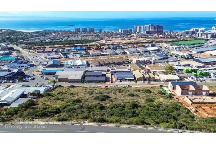 Vacant Land Residential in Diaz Industria for Sale: Prime location, ample development potential.