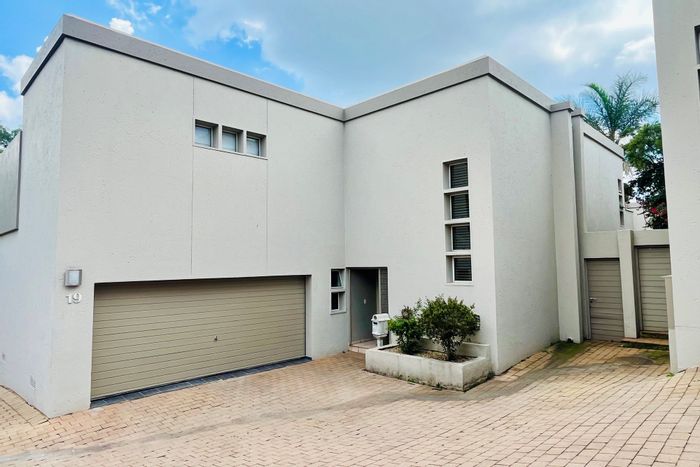 Woodmead House For Sale: 4 beds, pool, gym, secure estate living.