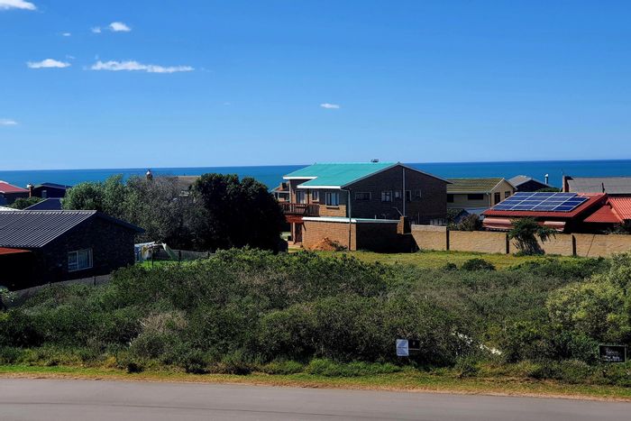 Boggomsbaai For Sale: Vacant Residential Land with Ocean Views and Golf Course Access.