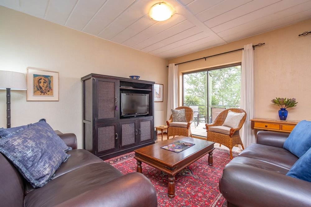 Spacious open plan lounge