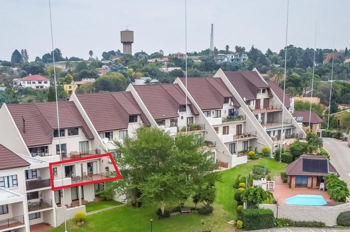 Northcliff Apartment For Sale: 2 beds, balcony, secure estate, convenient location.