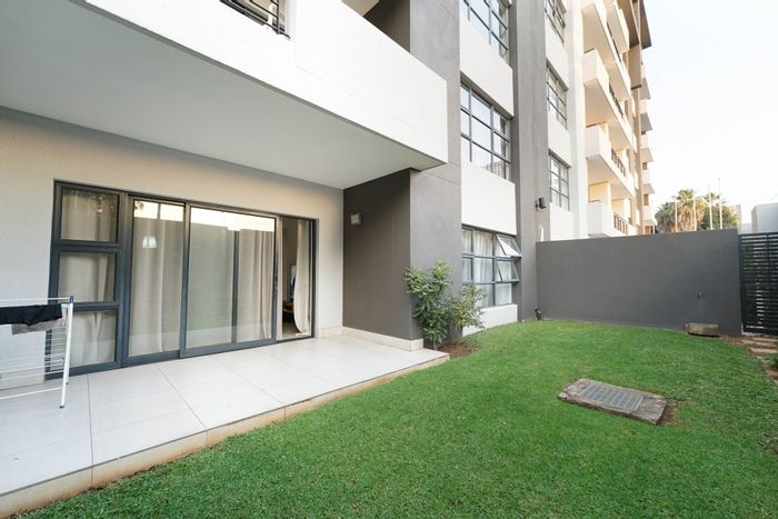 Morningside Apartment For Sale: 2 beds, pool, gym, secure parking, no load shedding.