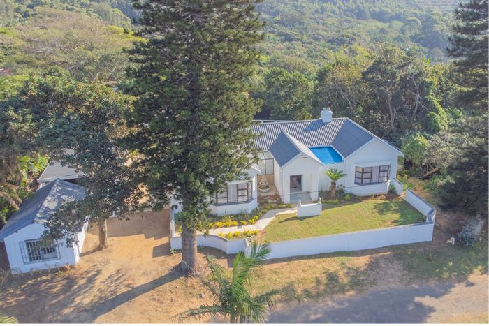 For Sale: Spacious 4-Bedroom House in Port Edward Central with Pool and Flatlet.