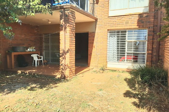 Windsor Apartment For Sale: 2-bed, pool, garden, secure parking, investment opportunity.