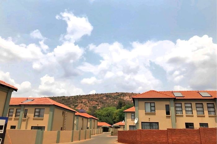 For Sale: House in Amandasig with solar backup, garage, and close to amenities.