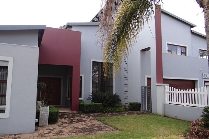 For Sale: House in Midstream Estate with 4 bedrooms, entertainment area, and golf access.