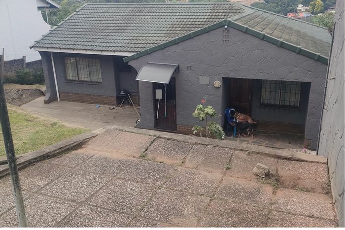 Bellair House For Sale: 3 beds, garden, parking, near woodlands.