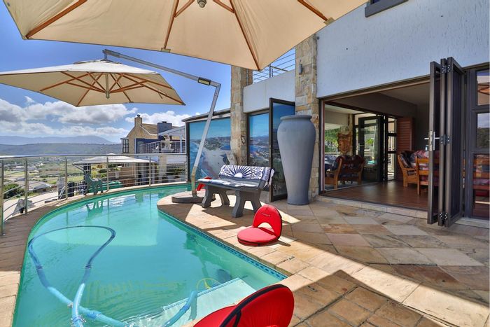 House For Sale in Bergsig: 6 bedrooms, jacuzzi, panoramic views, double garage.