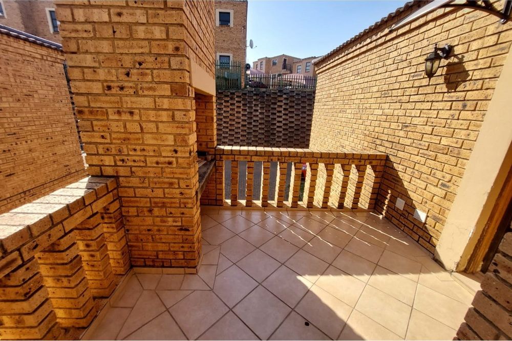 Patio & Braai upstairs