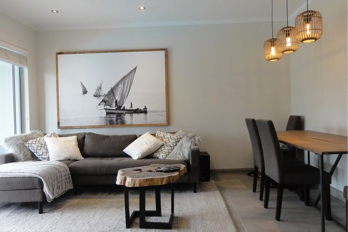 For Sale: 2-Bedroom Apartment in Sandhurst with Pool, Parking, and Security.