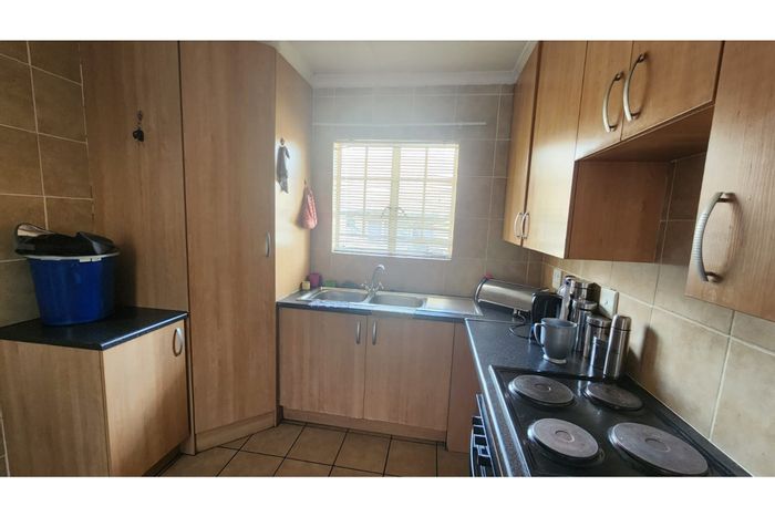 For Sale: 2-bedroom apartment in Minnebron with balcony, carport, and fiber-ready.