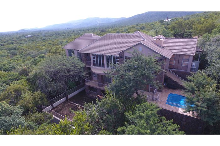 For Sale: Spacious 6-Bedroom House in Bela Bela Central with Pool and Wildlife Access.
