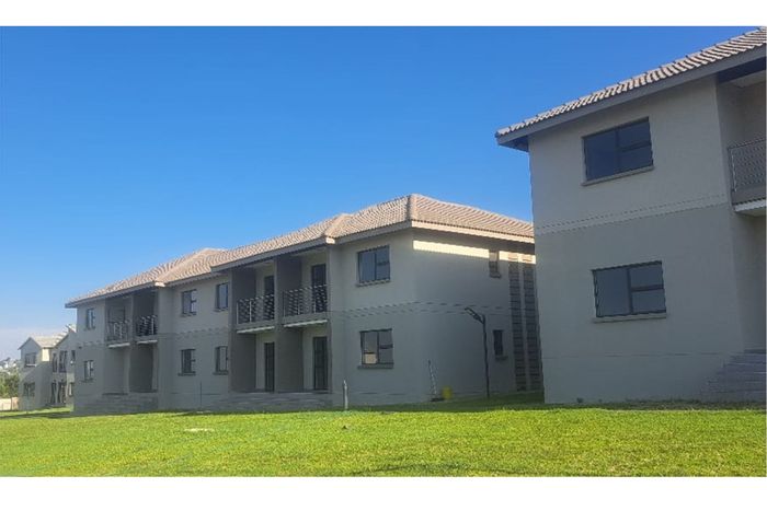 Noordwyk Apartment For Sale: 2 beds, 2 baths, parking, prime location.