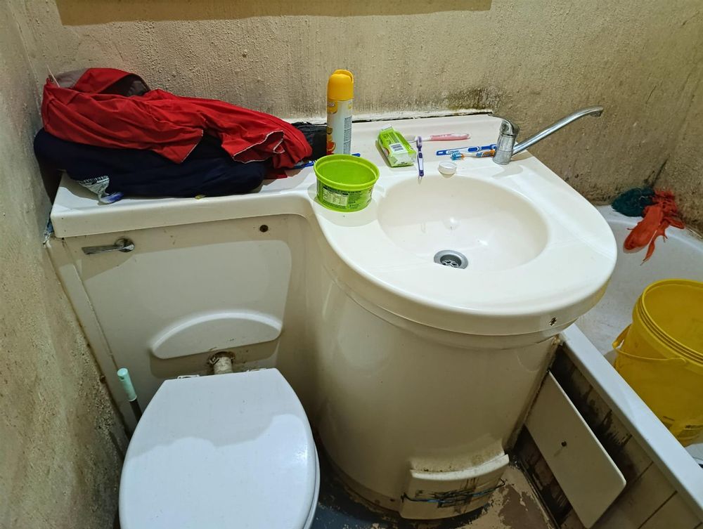 Bath, basin & toilet