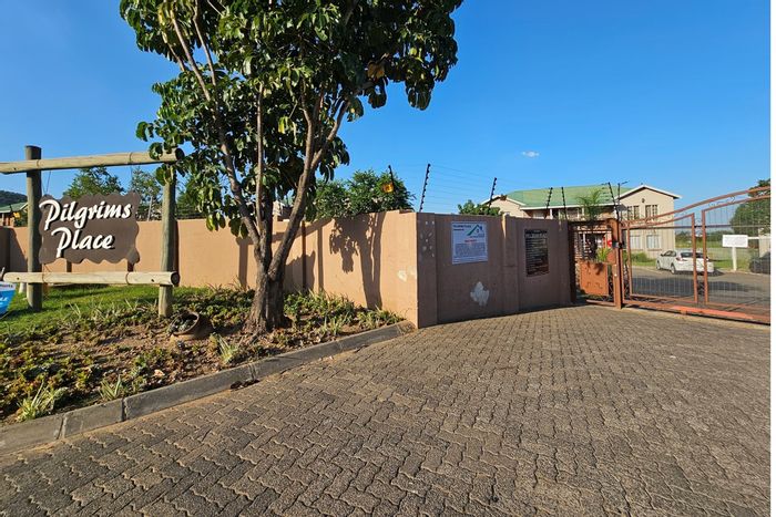 3-Bedroom Apartment for Sale in Cashan with Patio, Parking, and Secure Complex.