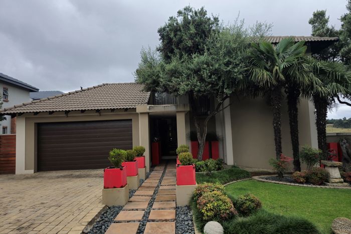 Roberts Estate House For Sale: Secure living, pool, parks, and spacious layout.