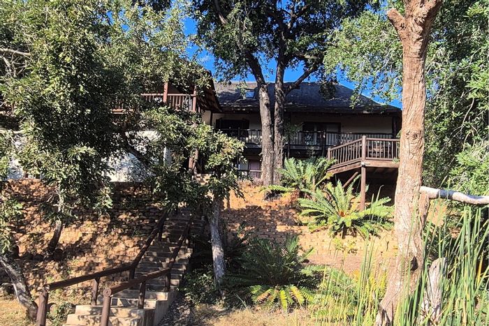 House for Sale in Blyde Wildlife Estate: 4 beds, pool, wildlife views, solar power.