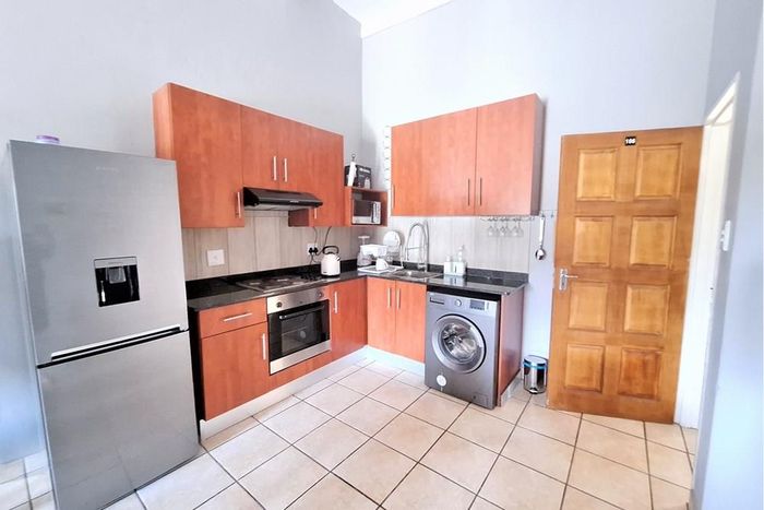 Fully furnished 2-bedroom apartment with 2 bathrooms in Nelspruit Ext 29, To Rent.